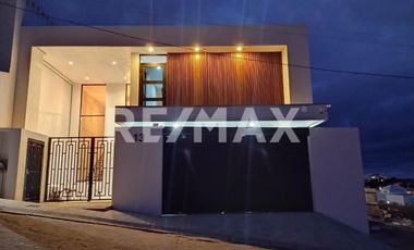 CASA EN VENTA EN BAJA MALIBU SECCION LOMAS (PLAYAS DE TIJUANA - ROSARITO)