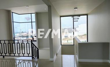 CASA EN VENTA EN RESIDENCIAL SUEÑOS DEL MAR (PLAYAS DE TIJUANA - ROSARITO)