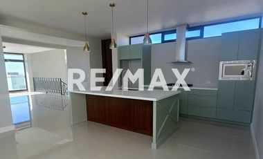 CASA EN VENTA EN RESIDENCIAL SUEÑOS DEL MAR (PLAYAS DE TIJUANA - ROSARITO)