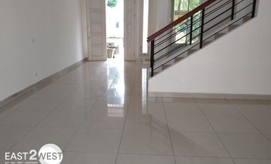 Disewakan Rumah Cluster Ruby PHG Gading Serpong Tangerang Murah Siap Huni Lokasi Nyaman Strategis