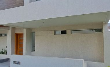 CASA DE LUJO CUMBAYA EL NACIONAL PATIO DE 137M2
