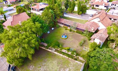 En Venta Propiedad Comercial con Amplio Terreno en Azogues Sector Javier Loyola
