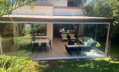 SE VENDE HERMOSA CASA CONDOMINIO EL REMANSO CALLE LA MESETA UF 24500 SAN CARLOS DE APOQUINDO LAS CONDES