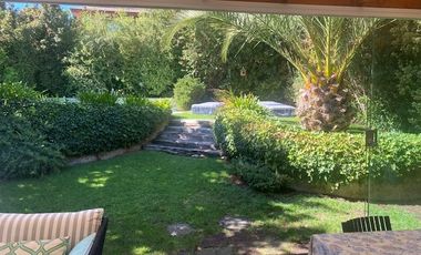 SE VENDE HERMOSA CASA CONDOMINIO EL REMANSO CALLE LA MESETA UF 24500 SAN CARLOS DE APOQUINDO LAS CONDES