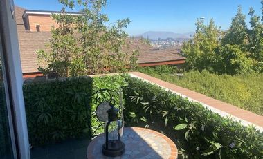 SE VENDE HERMOSA CASA CONDOMINIO EL REMANSO CALLE LA MESETA UF 24500 SAN CARLOS DE APOQUINDO LAS CONDES