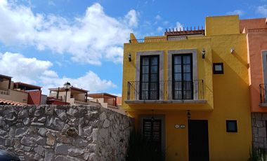 CASA EN VENTA DE 3 HABITACIONES, GOLF, SAN MIGUEL DE ALLENDE