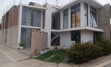 Casa en venta - ocasion - condominio villa club - La Tinguiña - 181 m2 en Esquina.