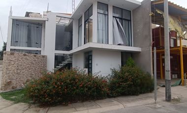 Casa en venta - ocasion - condominio villa club - La Tinguiña - 181 m2 en Esquina.