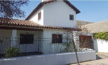 Se Vende linda casa esquina 4 Dormitorios, comuna de Providencia