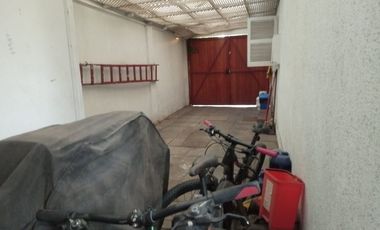 Se Vende linda casa esquina 4 Dormitorios, comuna de Providencia