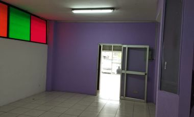 Kennedy Vieja, Renta de excelente local comercial 140 mts2