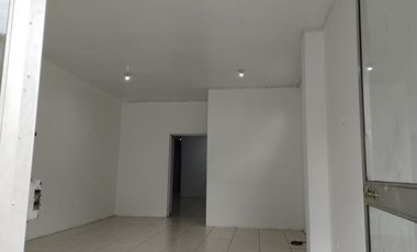 Kennedy Vieja, Renta de excelente local comercial 140 mts2