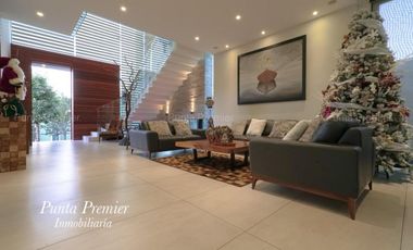 Casa de Lujo Venta Coto Alcazar Av Juan Palomar Puerta de Hierro Andares Zona Dorada Zapopan