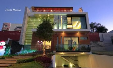 Casa de Lujo Venta Coto Alcazar Av Juan Palomar Puerta de Hierro Andares Zona Dorada Zapopan