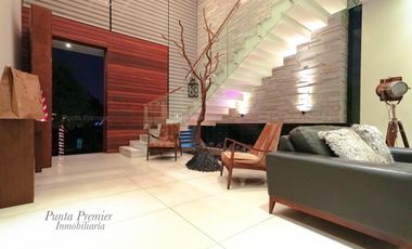 Casa de Lujo Venta Coto Alcazar Av Juan Palomar Puerta de Hierro Andares Zona Dorada Zapopan