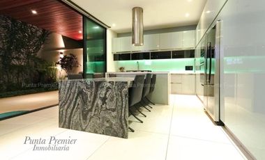 Casa de Lujo Venta Coto Alcazar Av Juan Palomar Puerta de Hierro Andares Zona Dorada Zapopan
