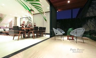 Casa de Lujo Venta Coto Alcazar Av Juan Palomar Puerta de Hierro Andares Zona Dorada Zapopan
