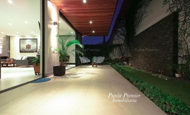 Casa de Lujo Venta Coto Alcazar Av Juan Palomar Puerta de Hierro Andares Zona Dorada Zapopan