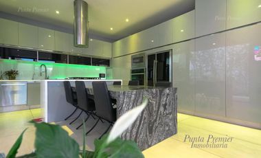 Casa de Lujo Venta Coto Alcazar Av Juan Palomar Puerta de Hierro Andares Zona Dorada Zapopan
