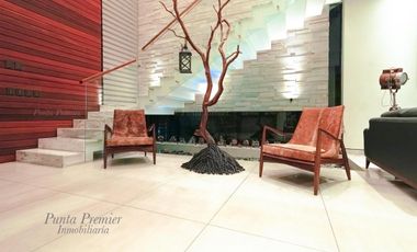 Casa de Lujo Venta Coto Alcazar Av Juan Palomar Puerta de Hierro Andares Zona Dorada Zapopan