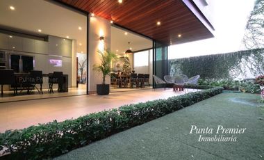 Casa de Lujo Venta Coto Alcazar Av Juan Palomar Puerta de Hierro Andares Zona Dorada Zapopan