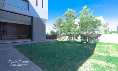 Casa en Venta de Lujo Coto Abadia Av Universidad Zona Andares Puerta de Hierro Zona Dorada Zapopan