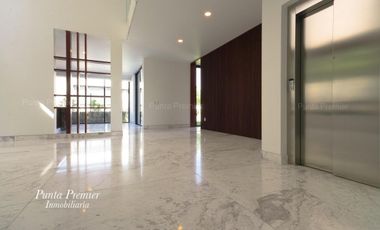 Casa en Venta de Lujo Coto Abadia Av Universidad Zona Andares Puerta de Hierro Zona Dorada Zapopan