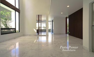 Casa en Venta de Lujo Coto Abadia Av Universidad Zona Andares Puerta de Hierro Zona Dorada Zapopan