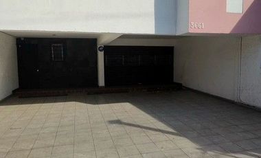 LOCAL     AV MARIANO OTERO 3661 CERCA DE LA PERLA Y AV LA CALMA ZAP