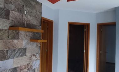Renta moderna casa de 3 pisos a una cuadra de la 