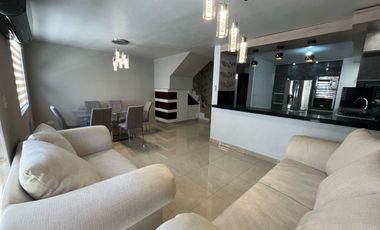 Renta Casa Amueblada en Valle La Rioja, Apodaca | 3 Niveles | Seguridad 24/7 | Terrazas y Asador