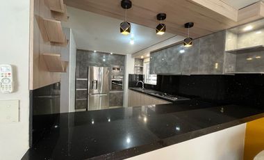Renta Casa Amueblada en Valle La Rioja, Apodaca | 3 Niveles | Seguridad 24/7 | Terrazas y Asador
