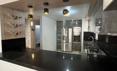 Renta Casa Amueblada en Valle La Rioja, Apodaca | 3 Niveles | Seguridad 24/7 | Terrazas y Asador