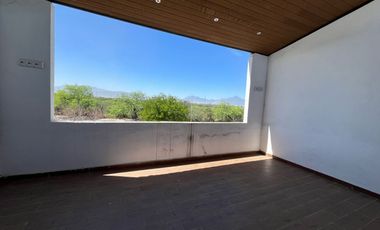 Renta Casa Amueblada en Valle La Rioja, Apodaca | 3 Niveles | Seguridad 24/7 | Terrazas y Asador