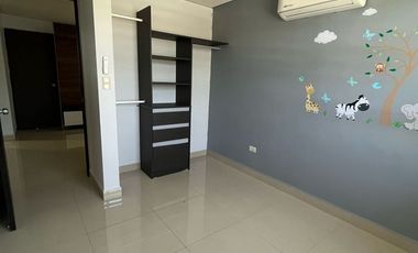 Renta Casa Amueblada en Valle La Rioja, Apodaca | 3 Niveles | Seguridad 24/7 | Terrazas y Asador