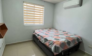 Renta Casa Amueblada en Valle La Rioja, Apodaca | 3 Niveles | Seguridad 24/7 | Terrazas y Asador