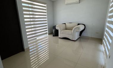 Renta Casa Amueblada en Valle La Rioja, Apodaca | 3 Niveles | Seguridad 24/7 | Terrazas y Asador