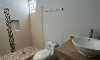 Renta Casa Amueblada en Valle La Rioja, Apodaca | 3 Niveles | Seguridad 24/7 | Terrazas y Asador
