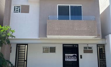 Renta Casa Amueblada en Valle La Rioja, Apodaca | 3 Niveles | Seguridad 24/7 | Terrazas y Asador