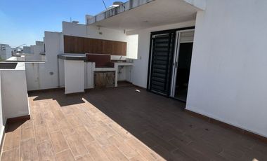 Renta Casa Amueblada en Valle La Rioja, Apodaca | 3 Niveles | Seguridad 24/7 | Terrazas y Asador