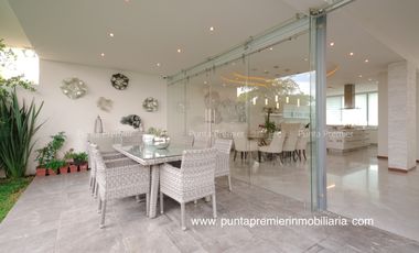 Residencia de Lujo en Venta en Puerta Las Lomas con Elevador Zona Andares