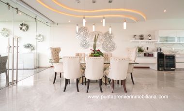 Residencia de Lujo en Venta en Puerta Las Lomas con Elevador Zona Andares