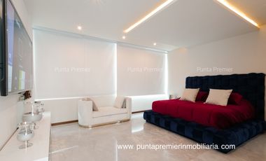 Residencia de Lujo en Venta en Puerta Las Lomas con Elevador Zona Andares