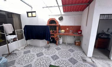 Se vende casa y Suite en un conjunto en Calderon