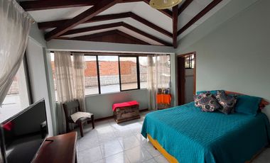 Se vende casa y Suite en un conjunto en Calderon