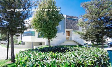 Puerta las Lomas Casa de lujo en venta, Zona Puerta de Hierro Andares Av Universidad Zapopan