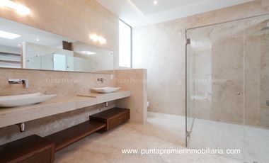 Puerta las Lomas Casa de lujo en venta, Zona Puerta de Hierro Andares Av Universidad Zapopan