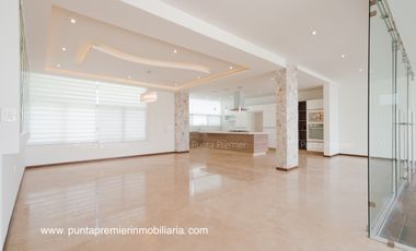 Puerta las Lomas Casa de lujo en venta, Zona Puerta de Hierro Andares Av Universidad Zapopan