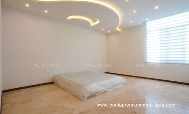 Puerta las Lomas Casa de lujo en venta, Zona Puerta de Hierro Andares Av Universidad Zapopan