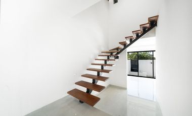Exclusiva Casa Nueva con Vistas Panorámicas de la Bahía desde el Rooftop